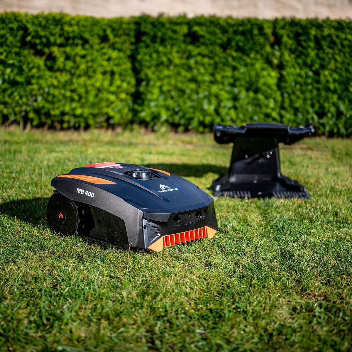 Yard Force MB400 Robotic Lawn Mower – 20V Lithium Battery, 16cm Adjustable Cutting Height 20–55mm, Bluetooth App Control, Ideal for Lawns up to 400m2
