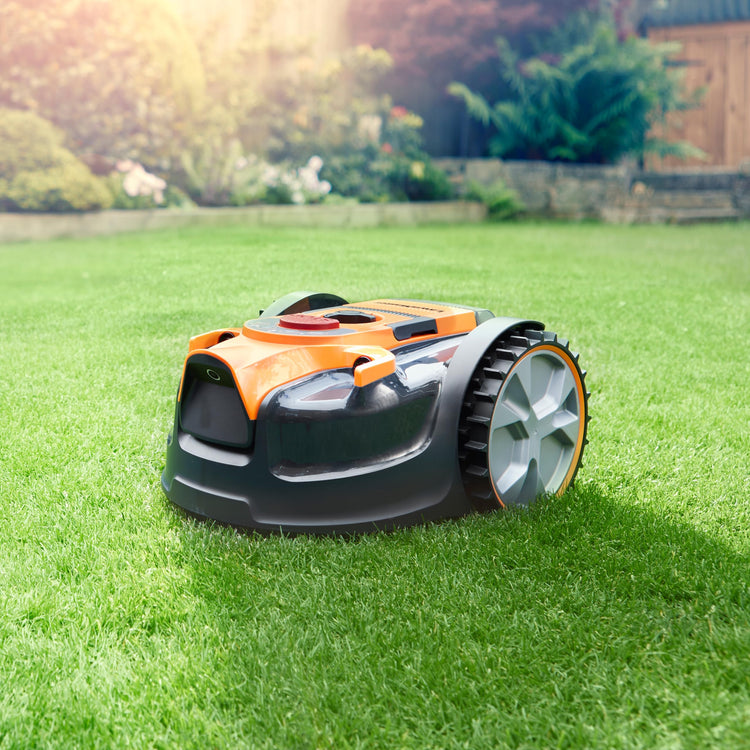 LawnMaster OcuMow 16 Vision Robot Lawnmower with Battery & Charger, 150m2