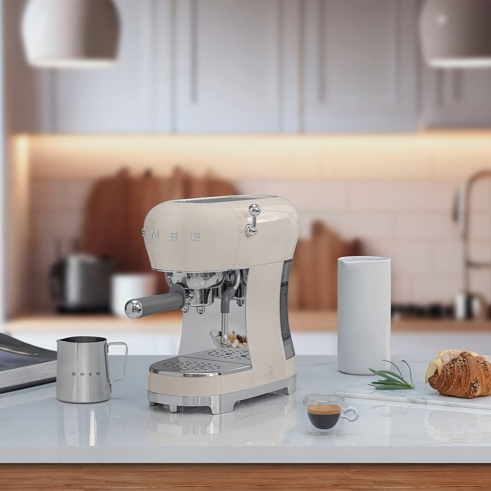Smeg 50s Retro Style ECF02CRUK Espresso Coffee Machine Cream