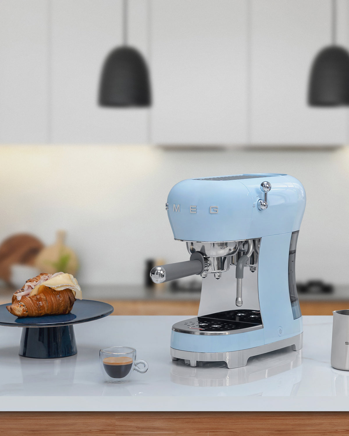 Smeg 50s Retro Style ECF02PBUK Espresso Coffee Machine Pastel Blue