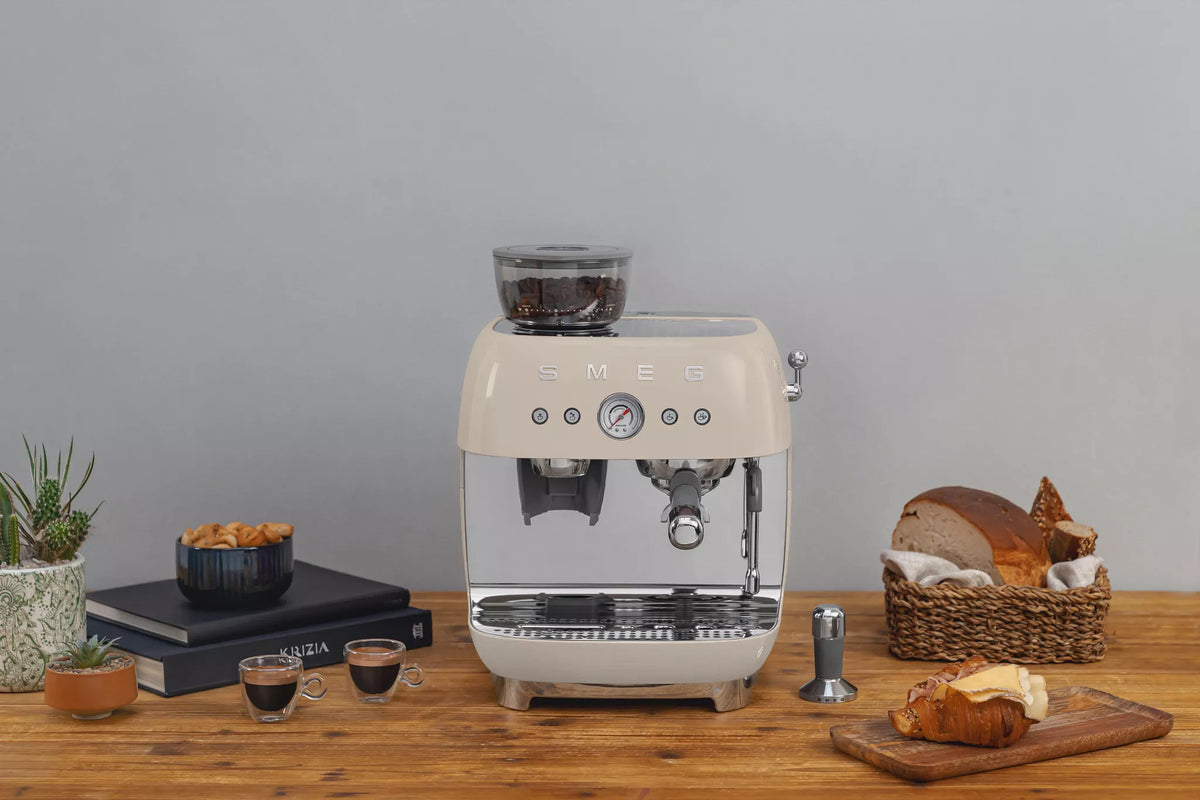 Smeg EGF03CRUK 50s Style Coffee Machine Cream
