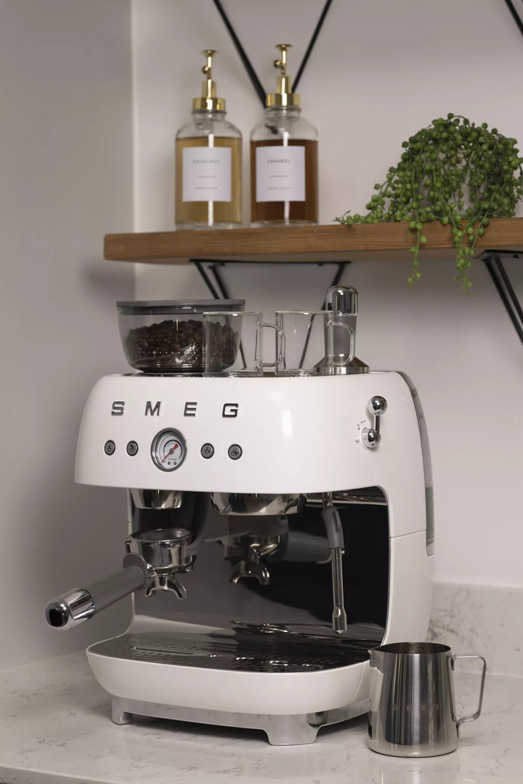 Smeg EGF03WHUK Retro Espresso Coffee Machine with Grinder White