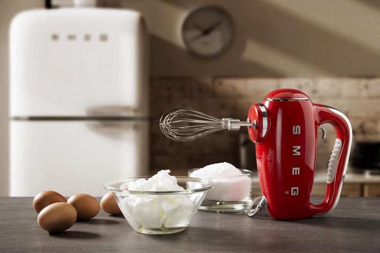 Smeg 50s Style HMF01RDUK Hand Mixer Red